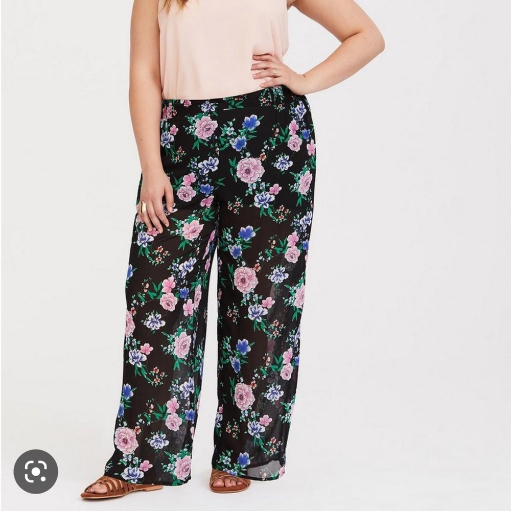 Torrid Plus Size 3X‎ Black Floral Chiffon Pants Pull On Sheer Legs Lined